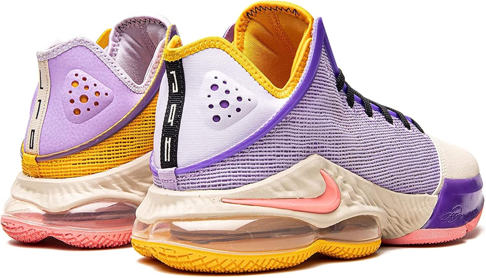 Amazon.co.jp: Nike Lebron James Basketball Shoes : Clothing